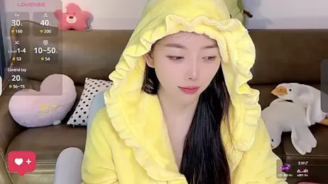 ziyu111 — Stripchat recorded stream image, 06.03.2025 04:30