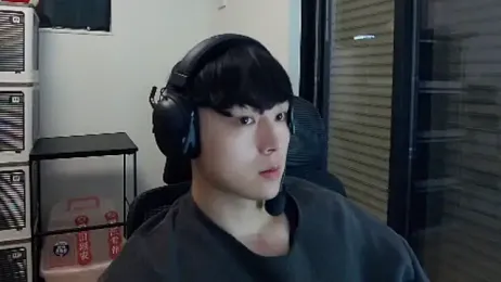 Tkcqcc — Stripchat recorded stream image, 20.02.2026 10:40