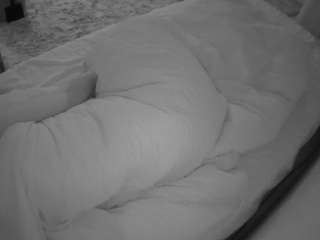 voyeurcam-julmodels-whitebed-4 — Camsoda recorded stream image, 22.02.2026 00:00