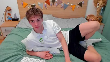 Fandi_777 — Stripchat recorded stream image, 24.02.2026 06:50