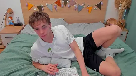 Fandi_777 — Stripchat recorded stream image, 24.02.2026 06:50