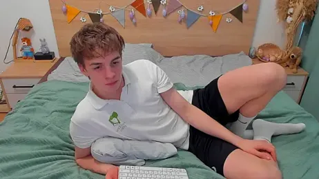 Fandi_777 — Stripchat recorded stream image, 24.02.2026 06:50