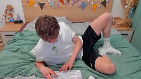 Fandi_777 — Stripchat recorded stream image, 24.02.2026 06:50