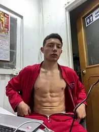 santiObrero — Stripchat recorded stream image, 24.02.2026 19:20