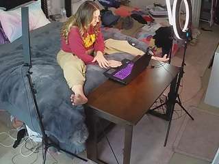 voyeurcam-house-charleys-room — Camsoda recorded stream image, 26.02.2026 18:50