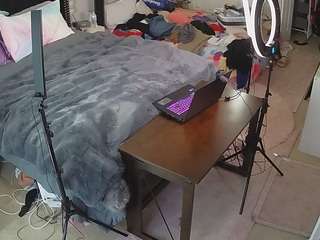 voyeurcam-house-charleys-room — Camsoda recorded stream image, 26.02.2026 18:50