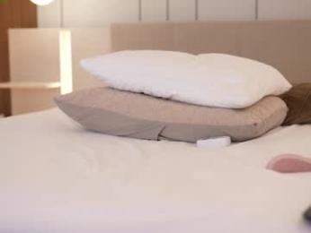 dovia — Chaturbate recorded stream screenshot (01 Mar 2026)