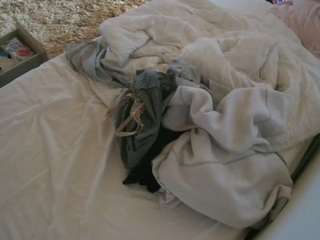 voyeurcam-julmodels-whitebed-4 — Camsoda recorded stream image, 26.02.2026 18:50