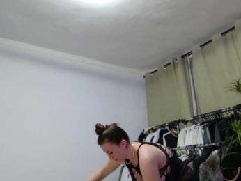 EmilyxJames — Bongacams recorded stream image, 06.03.2025 19:40