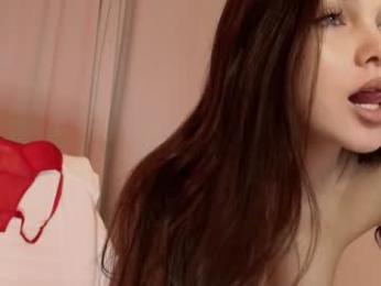 hollyextra — Chaturbate recorded stream image, 06.03.2025 23:00