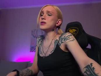 twiinkie_pie — Chaturbate recorded stream image, 05.03.2026 10:40