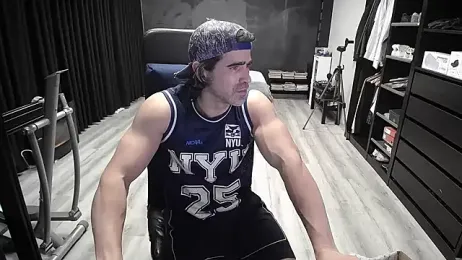 latinoo23bom — Stripchat recorded stream screenshot (09 Mar 2026)