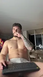 Valenthino_Salvatore — Stripchat recorded stream screenshot (11 Mar 2026)