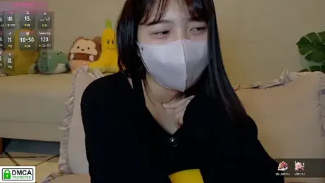 SUZU_ — Stripchat recorded stream image, 13.03.2026 12:00