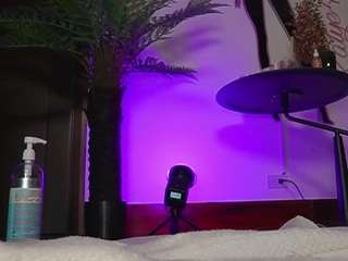 katyerave — Camsoda recorded stream screenshot (13 Mar 2026)