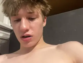 yourwhiteboy1 — Stripchat recorded stream image, 14.03.2026 06:30