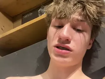 yourwhiteboy1 — Stripchat recorded stream image, 14.03.2026 06:30
