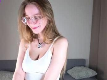 minnietammy — Chaturbate recorded stream image, 18.03.2026 18:00