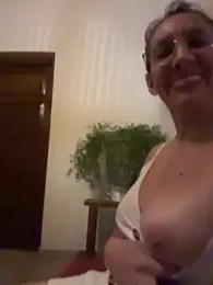 Gatitacarlita — Stripchat recorded stream image, 19.03.2026 18:30