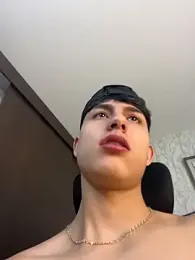 Lander_Cruz — Stripchat recorded stream image, 23.03.2026 18:20