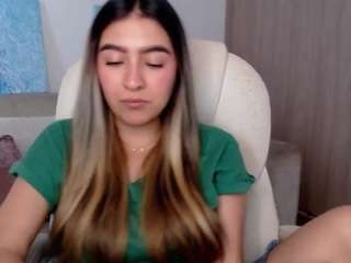 alexyferrer — Camsoda recorded stream image, 07.03.2025 19:00