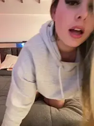 natashasweet — Stripchat recorded stream image, 26.03.2026 06:30