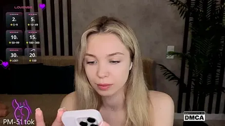 Holl1Would — Stripchat recorded stream image, 27.03.2026 05:20