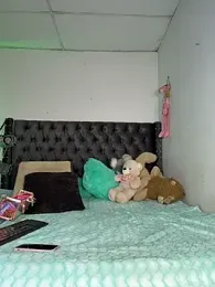 saragill323 — Stripchat recorded stream image, 29.03.2026 20:40