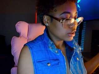 briannabrave — Camsoda recorded stream image, 31.03.2026 08:20