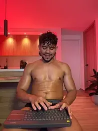 austin_spears_ — Stripchat recorded stream image, 01.04.2026 01:00
