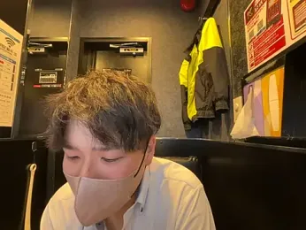 yuuki8910 — Stripchat recorded stream screenshot (01 Apr 2026)