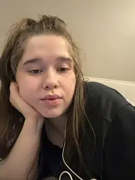 HornyGirlH — Stripchat recorded stream image, 02.04.2026 00:10