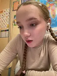 bambi_lu — Stripchat recorded stream screenshot (02 Apr 2026)