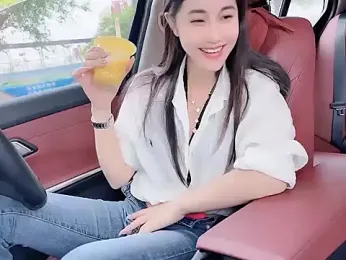 newwell — Stripchat recorded stream screenshot (03 Apr 2026)