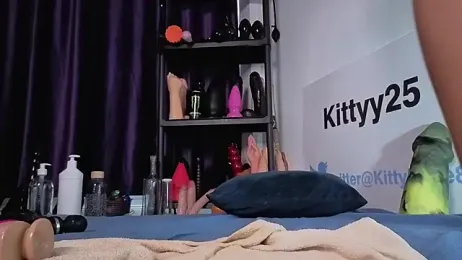 kittyy25 — Stripchat recorded stream image, 04.04.2026 10:10