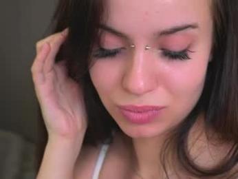 vivid_girls — Chaturbate recorded stream image, 05.04.2026 09:00