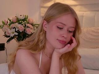 Juliajae — Flirt4free recorded stream screenshot (05 Apr 2026)