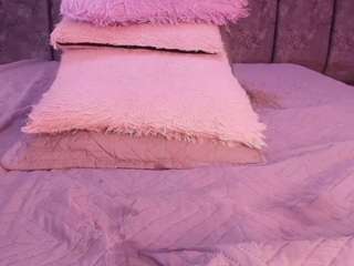 bss-naia — Camsoda recorded stream image, 06.04.2026 19:10