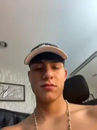 Lander_Cruz — Stripchat recorded stream image, 06.04.2026 20:40