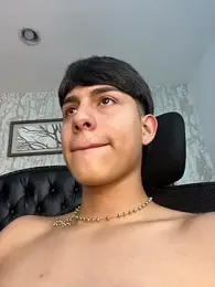 Lander_Cruz — Stripchat recorded stream image, 06.04.2026 20:40