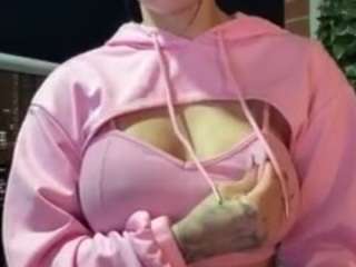 sarahpeterson — Camsoda recorded stream image, 06.04.2026 23:00