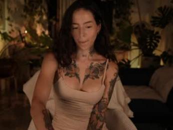 effylowell_ — Chaturbate recorded stream image, 07.04.2026 00:40