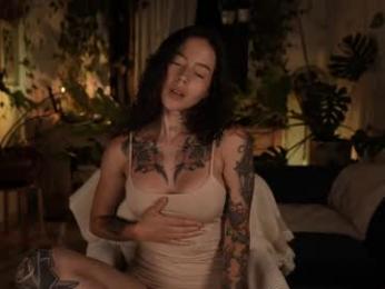 effylowell_ — Chaturbate recorded stream image, 07.04.2026 00:40