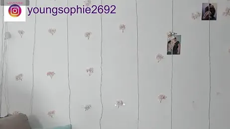 YoungSophie — Stripchat recorded stream image, 07.04.2026 17:00