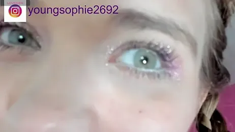YoungSophie — Stripchat recorded stream image, 07.04.2026 17:00