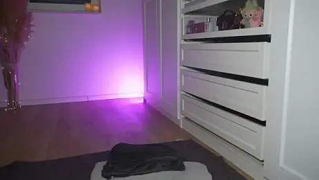 HotBella- — Stripchat recorded stream screenshot (07 Apr 2026)