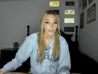 livvywinters — Chaturbate recorded stream image, 09.04.2026 04:40