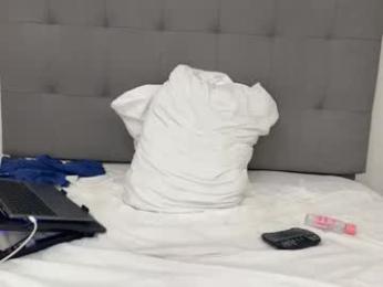 midgettripod1 — Chaturbate recorded stream screenshot (10 Apr 2026)