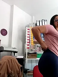 Violeta-Stationery_7 — Stripchat recorded stream image, 10.04.2026 13:30