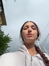 DollyTall — Stripchat recorded stream image, 11.04.2026 07:40